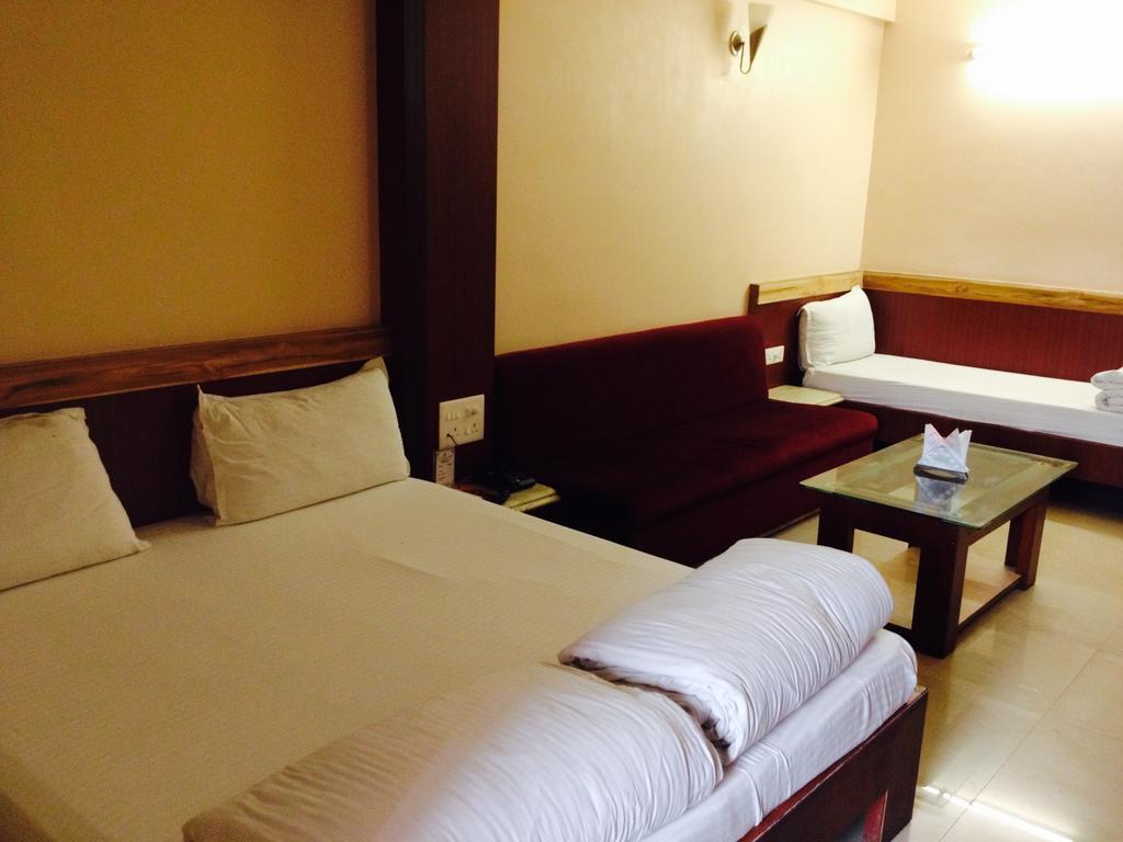 Jain'S Hotel Rajhans Μποπάλ Εξωτερικό φωτογραφία